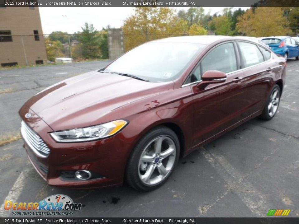 Front 3/4 View of 2015 Ford Fusion SE Photo #5