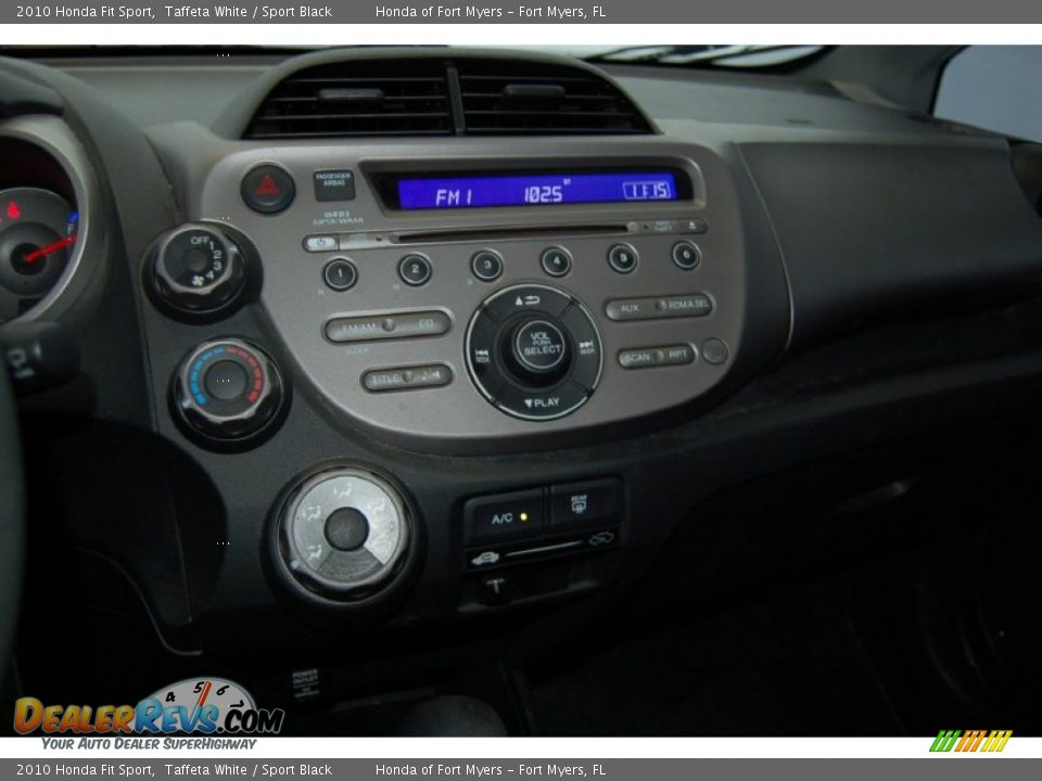 2010 Honda Fit Sport Taffeta White / Sport Black Photo #15