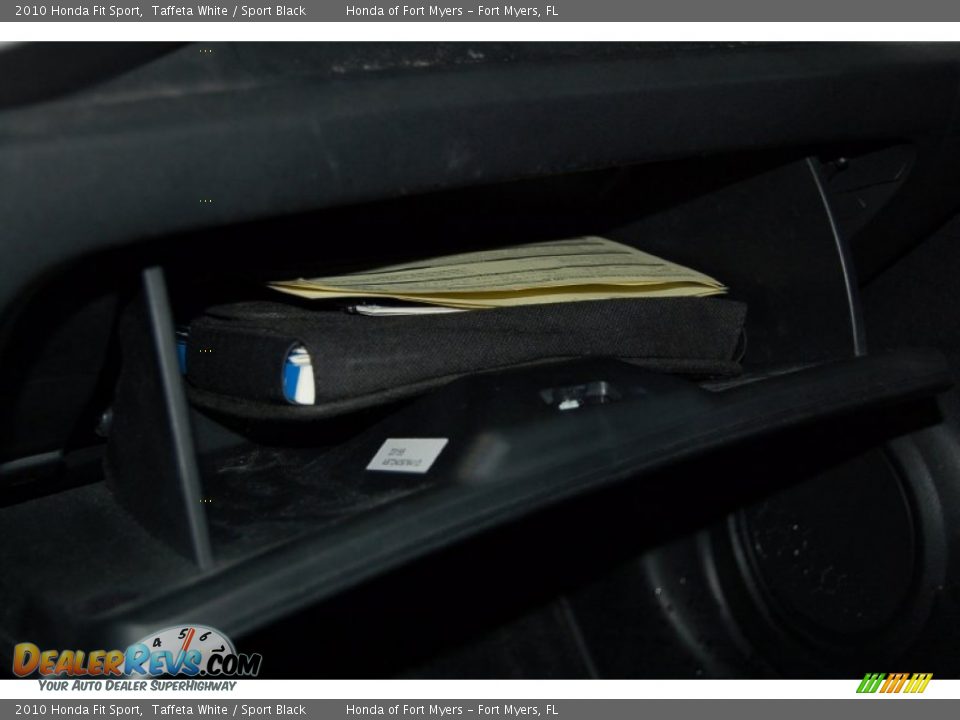 2010 Honda Fit Sport Taffeta White / Sport Black Photo #17