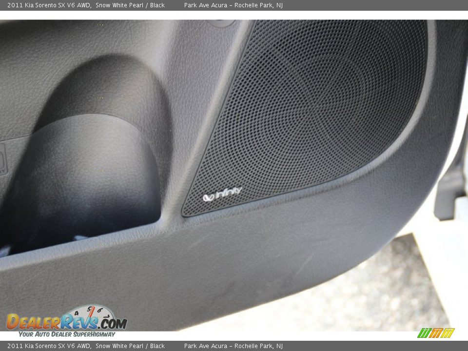 2011 Kia Sorento SX V6 AWD Snow White Pearl / Black Photo #11