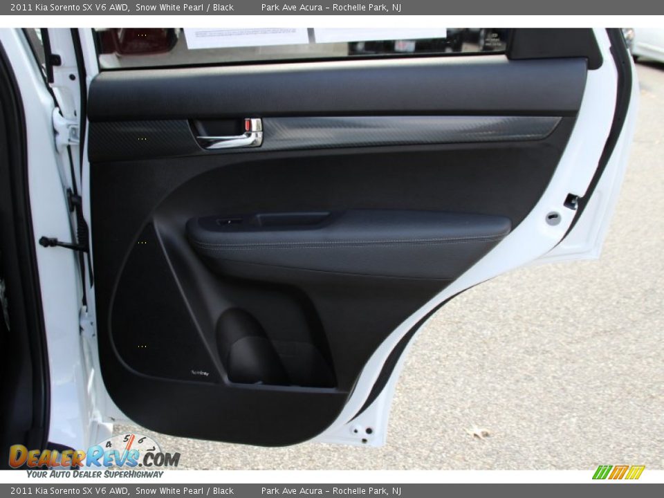 2011 Kia Sorento SX V6 AWD Snow White Pearl / Black Photo #26