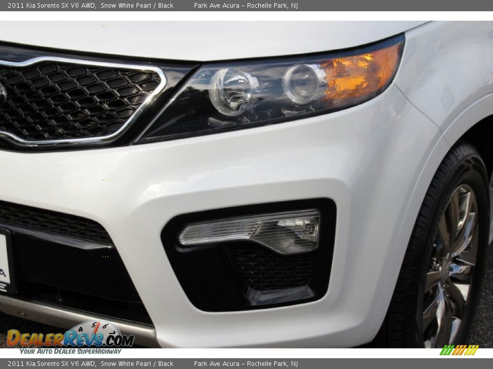 2011 Kia Sorento SX V6 AWD Snow White Pearl / Black Photo #33