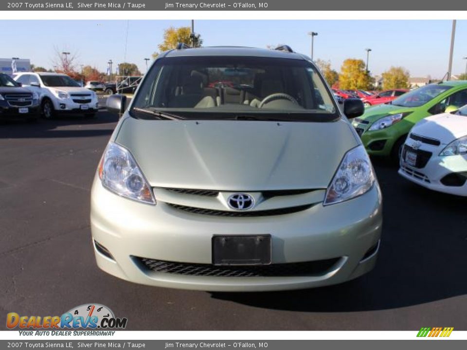 2007 Toyota Sienna LE Silver Pine Mica / Taupe Photo #8