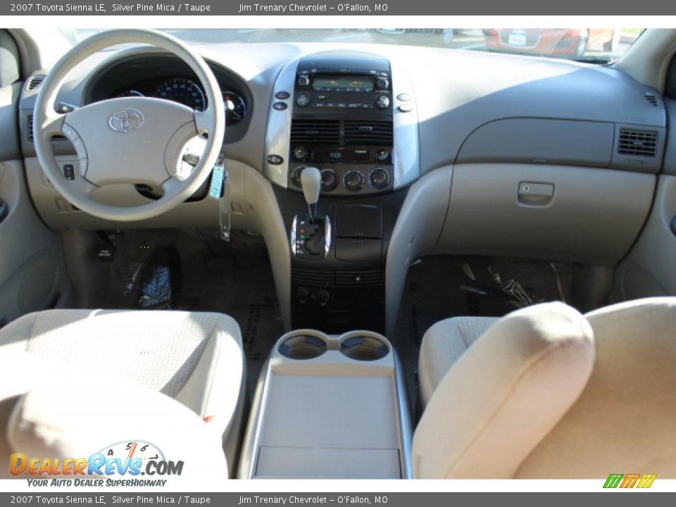 2007 Toyota Sienna LE Silver Pine Mica / Taupe Photo #10