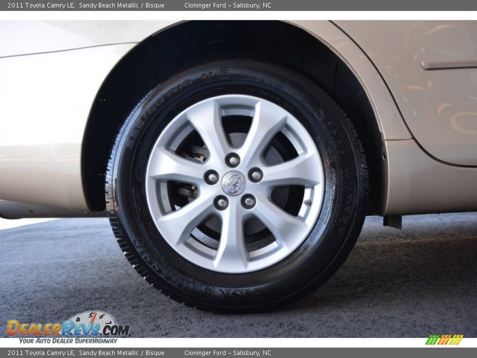 2011 Toyota Camry LE Sandy Beach Metallic / Bisque Photo #17
