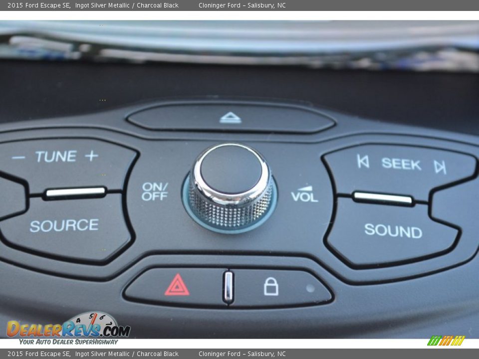 Controls of 2015 Ford Escape SE Photo #19