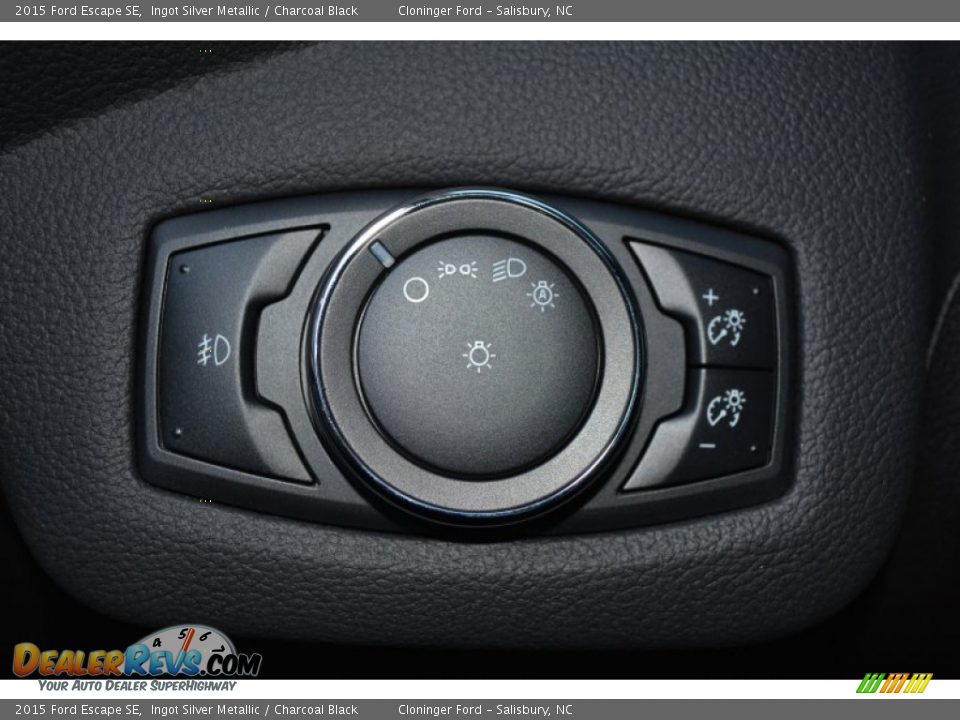 Controls of 2015 Ford Escape SE Photo #24