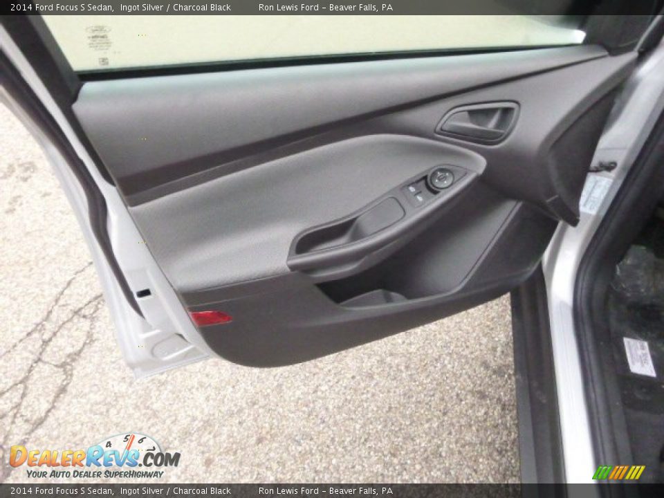 2014 Ford Focus S Sedan Ingot Silver / Charcoal Black Photo #11