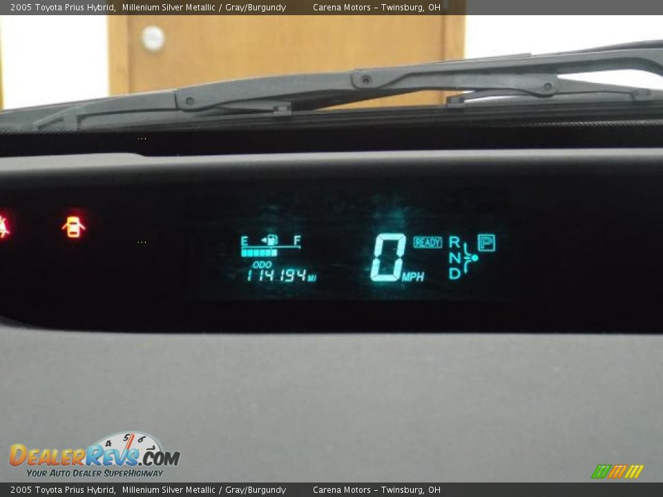 2005 Toyota Prius Hybrid Millenium Silver Metallic / Gray/Burgundy Photo #2