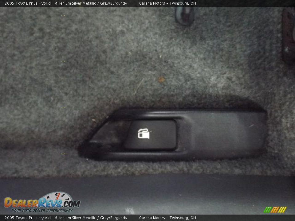 2005 Toyota Prius Hybrid Millenium Silver Metallic / Gray/Burgundy Photo #15