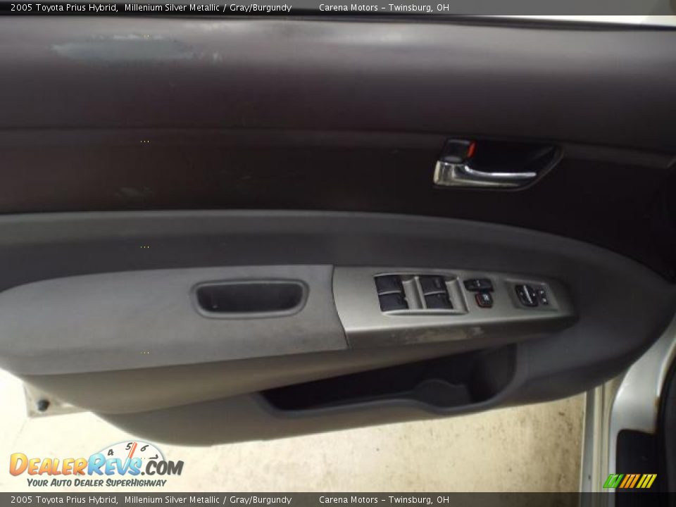 2005 Toyota Prius Hybrid Millenium Silver Metallic / Gray/Burgundy Photo #16