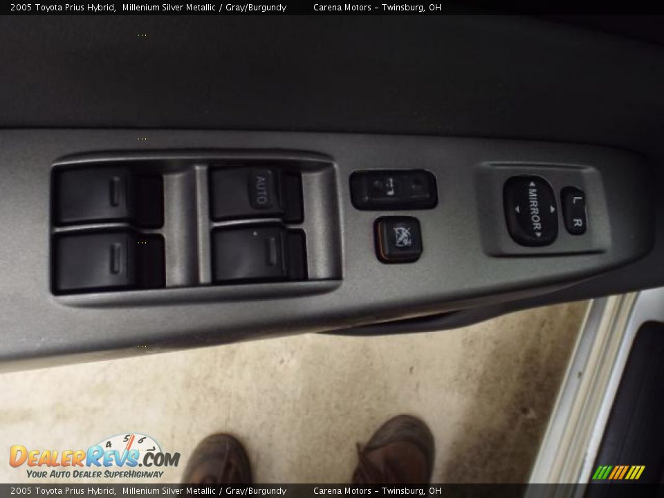 2005 Toyota Prius Hybrid Millenium Silver Metallic / Gray/Burgundy Photo #17