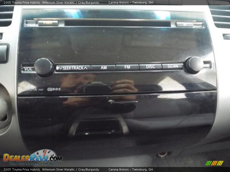 2005 Toyota Prius Hybrid Millenium Silver Metallic / Gray/Burgundy Photo #24