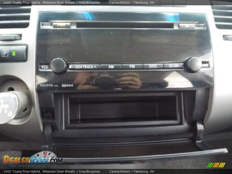 2005 Toyota Prius Hybrid Millenium Silver Metallic / Gray/Burgundy Photo #25