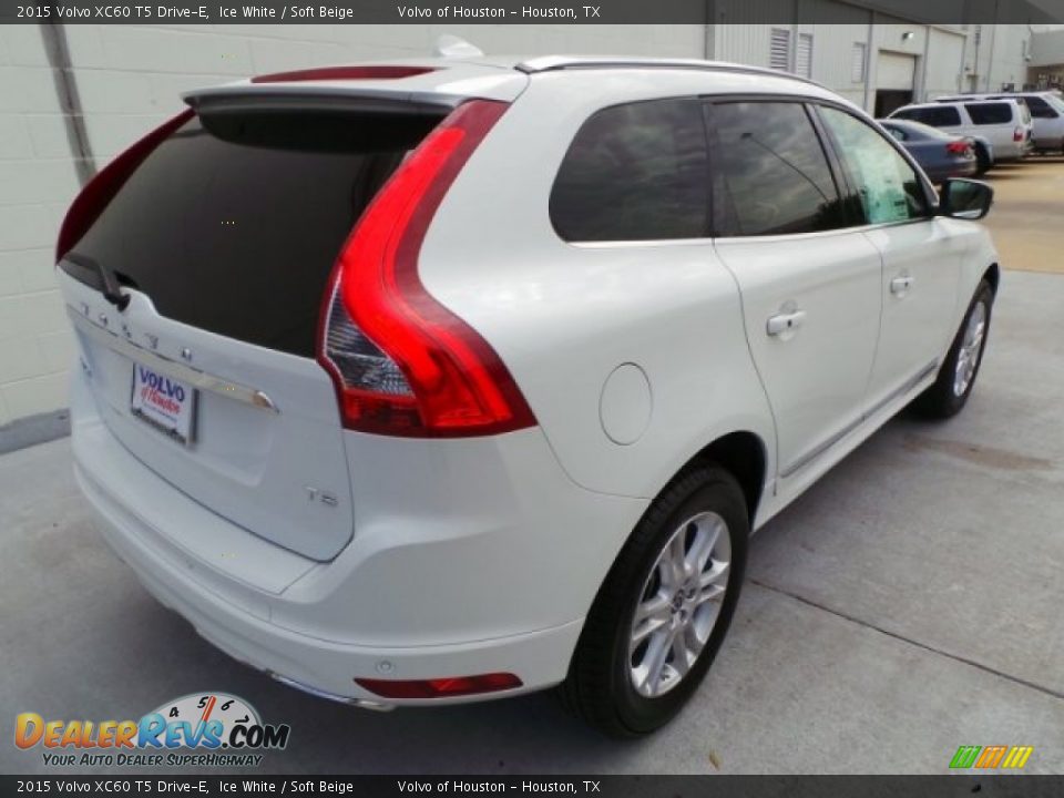 2015 Volvo XC60 T5 Drive-E Ice White / Soft Beige Photo #6