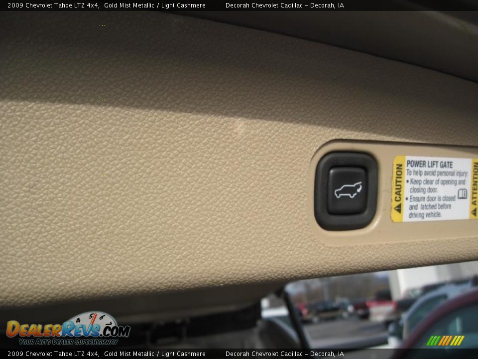 2009 Chevrolet Tahoe LTZ 4x4 Gold Mist Metallic / Light Cashmere Photo #19