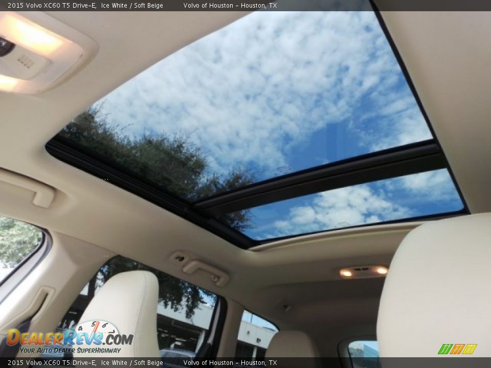 2015 Volvo XC60 T5 Drive-E Ice White / Soft Beige Photo #16