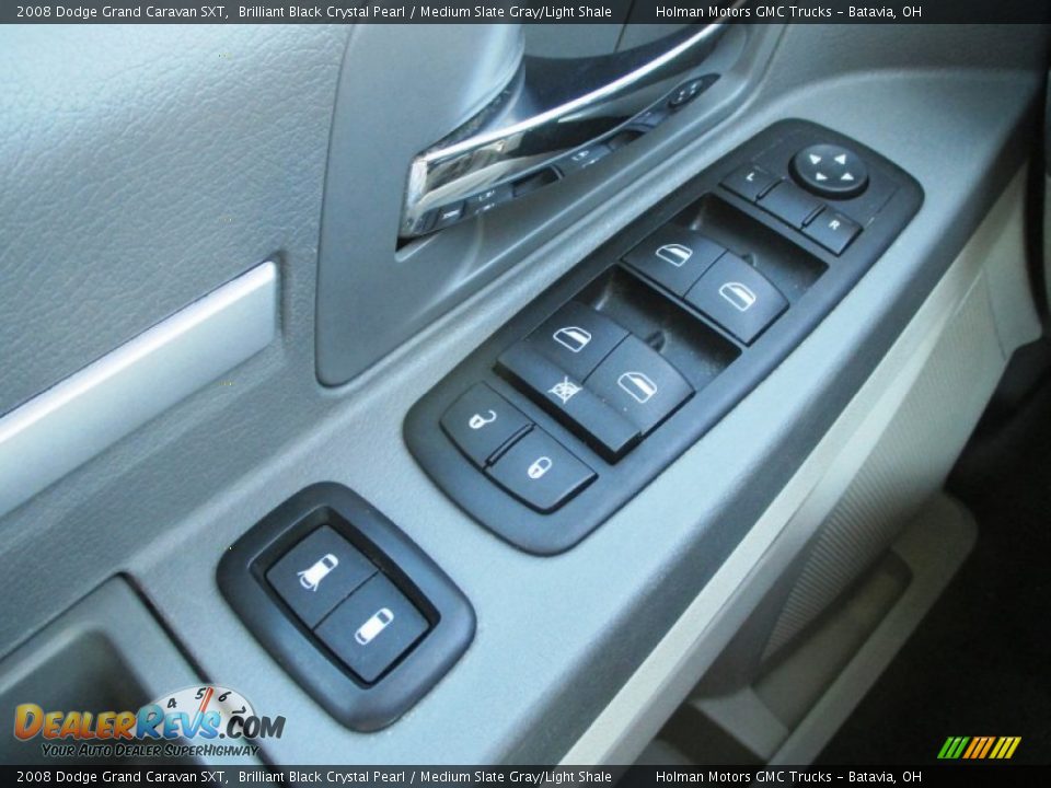 2008 Dodge Grand Caravan SXT Brilliant Black Crystal Pearl / Medium Slate Gray/Light Shale Photo #17