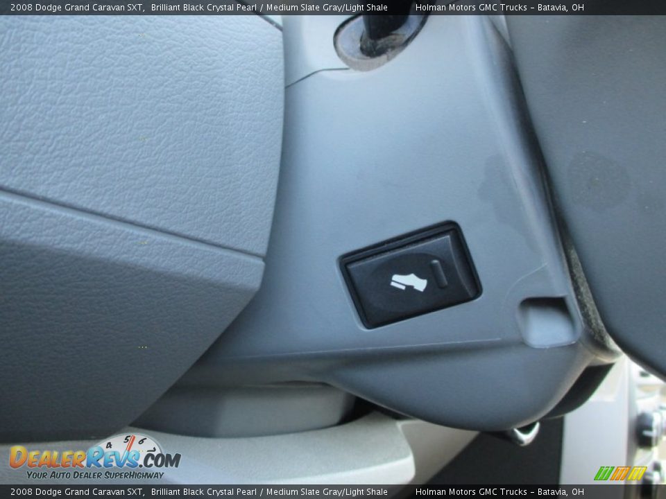 2008 Dodge Grand Caravan SXT Brilliant Black Crystal Pearl / Medium Slate Gray/Light Shale Photo #18