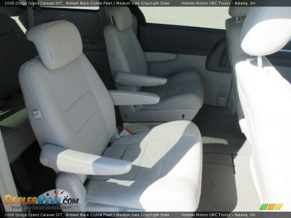 2008 Dodge Grand Caravan SXT Brilliant Black Crystal Pearl / Medium Slate Gray/Light Shale Photo #31