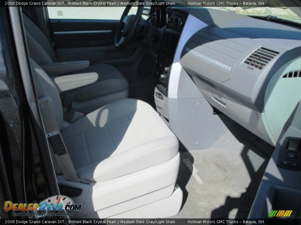 2008 Dodge Grand Caravan SXT Brilliant Black Crystal Pearl / Medium Slate Gray/Light Shale Photo #33