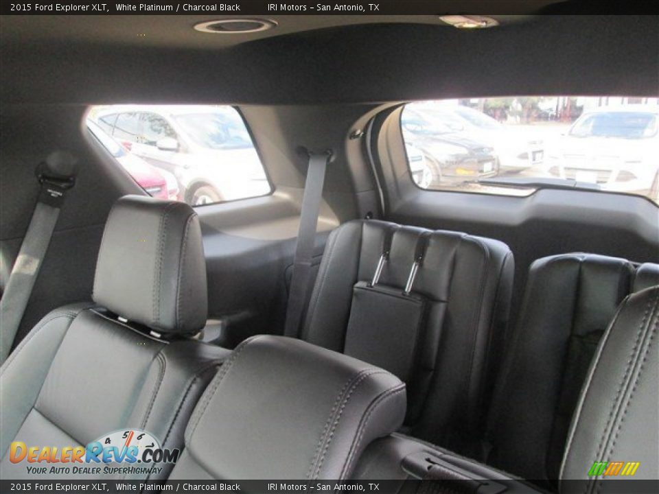 2015 Ford Explorer XLT White Platinum / Charcoal Black Photo #17