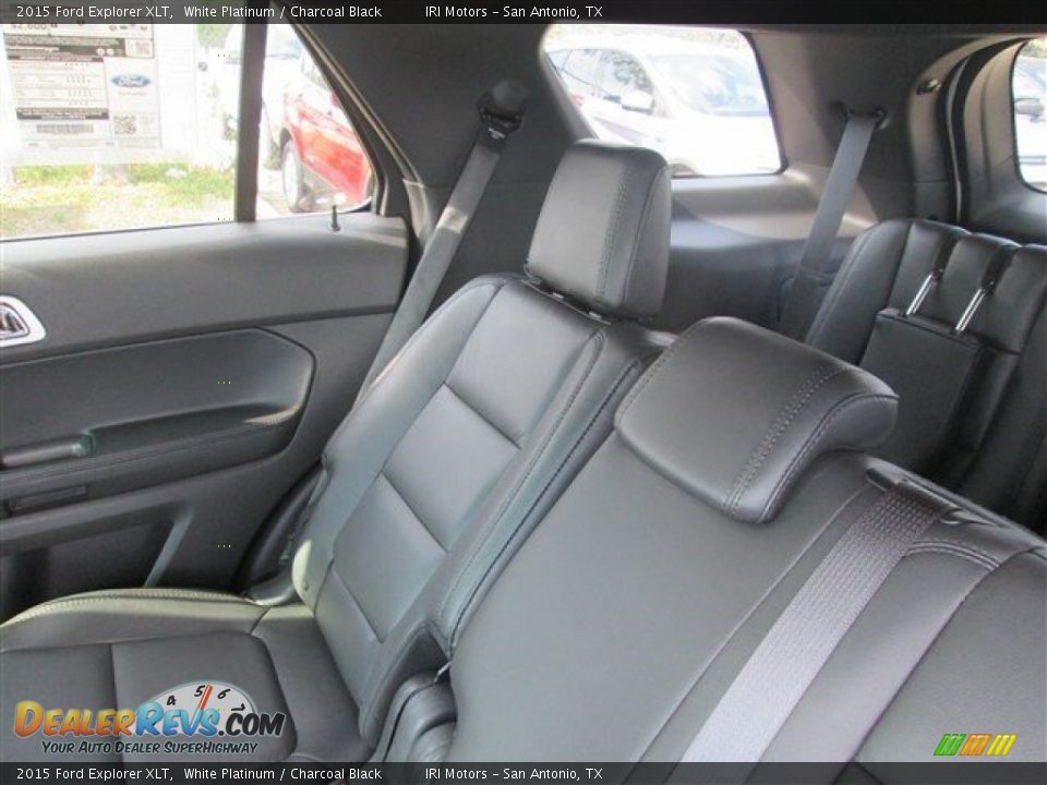 2015 Ford Explorer XLT White Platinum / Charcoal Black Photo #18