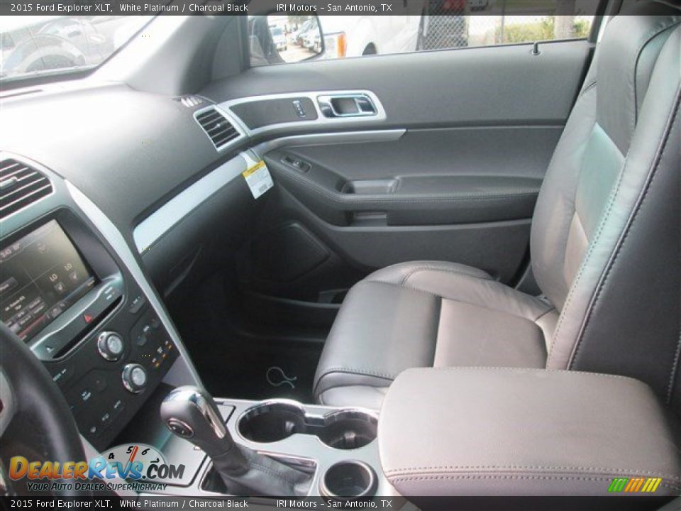 2015 Ford Explorer XLT White Platinum / Charcoal Black Photo #25