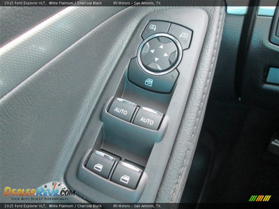 2015 Ford Explorer XLT White Platinum / Charcoal Black Photo #30