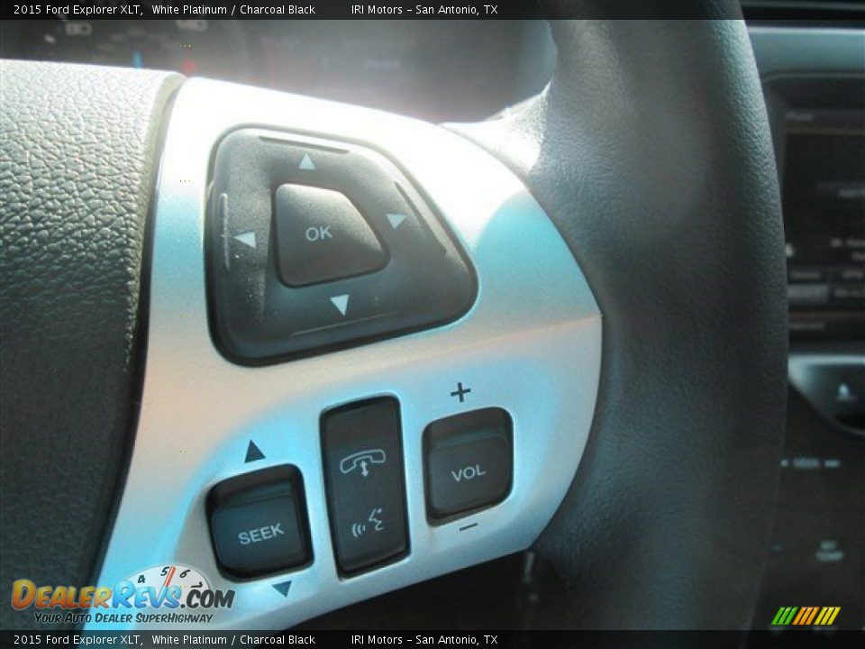2015 Ford Explorer XLT White Platinum / Charcoal Black Photo #32
