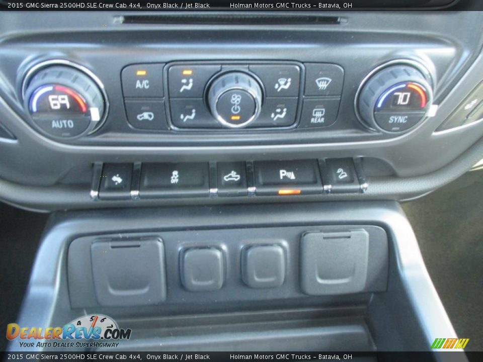2015 GMC Sierra 2500HD SLE Crew Cab 4x4 Onyx Black / Jet Black Photo #17