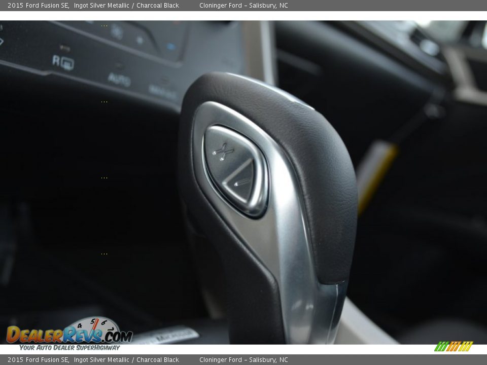 2015 Ford Fusion SE Ingot Silver Metallic / Charcoal Black Photo #19