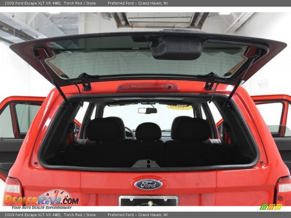 2009 Ford Escape XLT V6 4WD Torch Red / Stone Photo #16