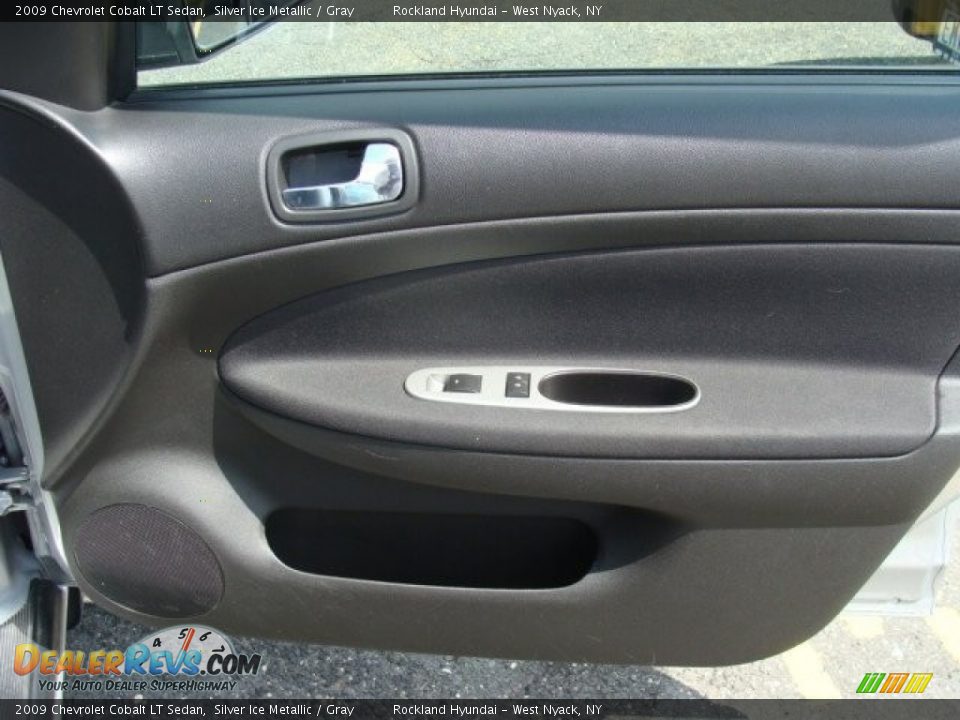 2009 Chevrolet Cobalt LT Sedan Silver Ice Metallic / Gray Photo #22