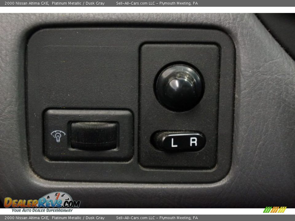 2000 Nissan Altima GXE Platinum Metallic / Dusk Gray Photo #24