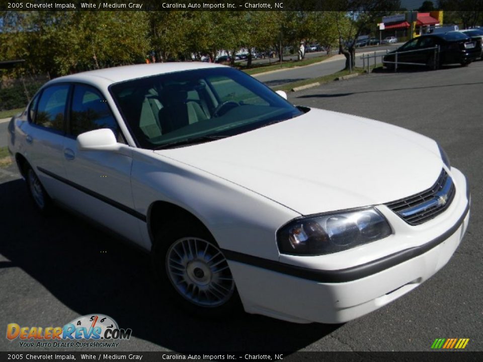 2005 Chevrolet Impala White / Medium Gray Photo #3