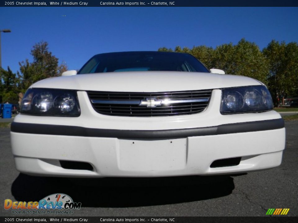 2005 Chevrolet Impala White / Medium Gray Photo #4