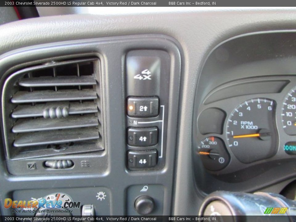 2003 Chevrolet Silverado 2500HD LS Regular Cab 4x4 Victory Red / Dark Charcoal Photo #32