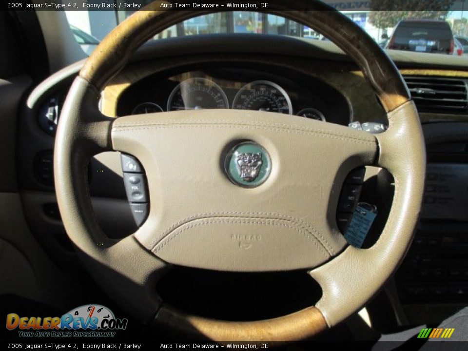 2005 Jaguar S-Type 4.2 Ebony Black / Barley Photo #12