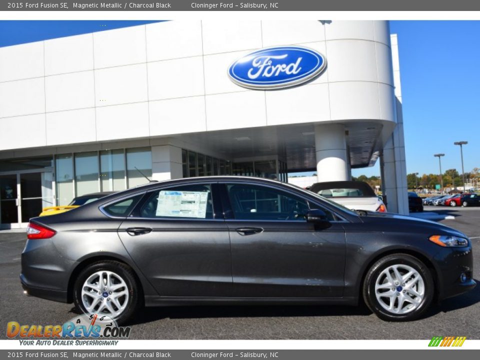 2015 Ford Fusion SE Magnetic Metallic / Charcoal Black Photo #2