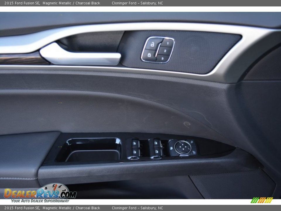 2015 Ford Fusion SE Magnetic Metallic / Charcoal Black Photo #5