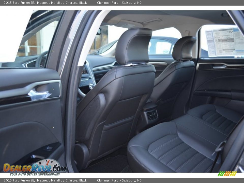 2015 Ford Fusion SE Magnetic Metallic / Charcoal Black Photo #8