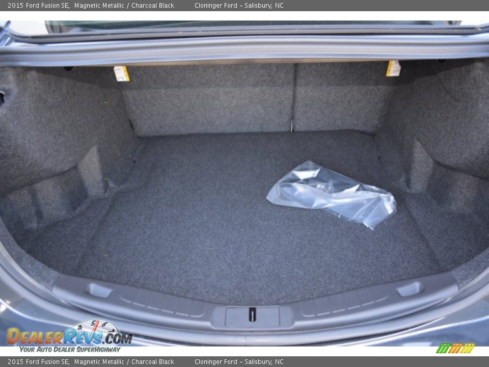 2015 Ford Fusion SE Magnetic Metallic / Charcoal Black Photo #9