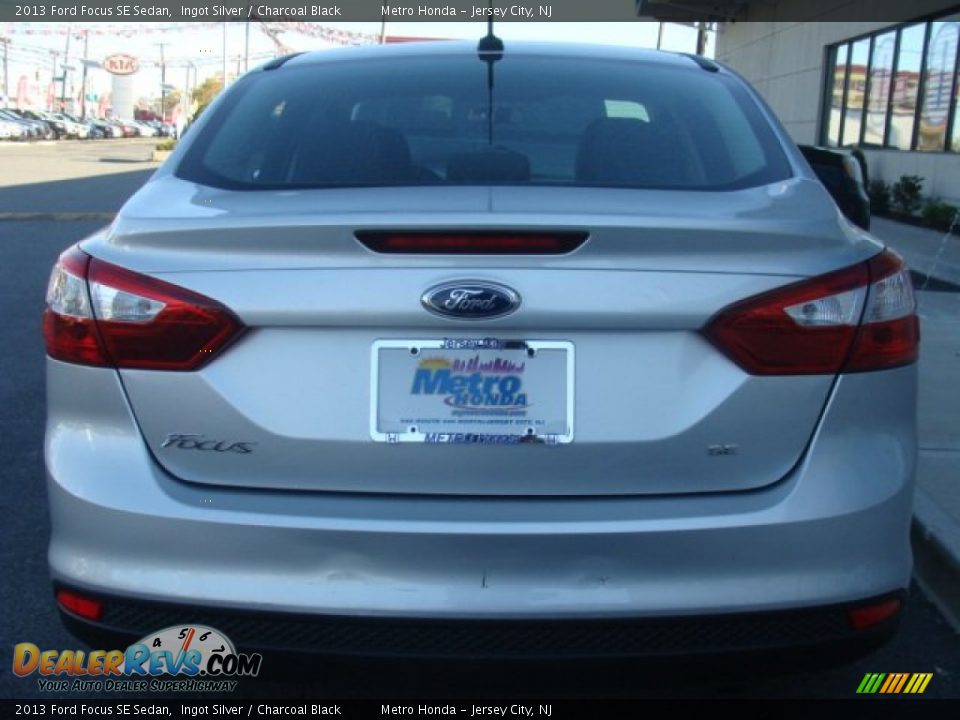 2013 Ford Focus SE Sedan Ingot Silver / Charcoal Black Photo #5