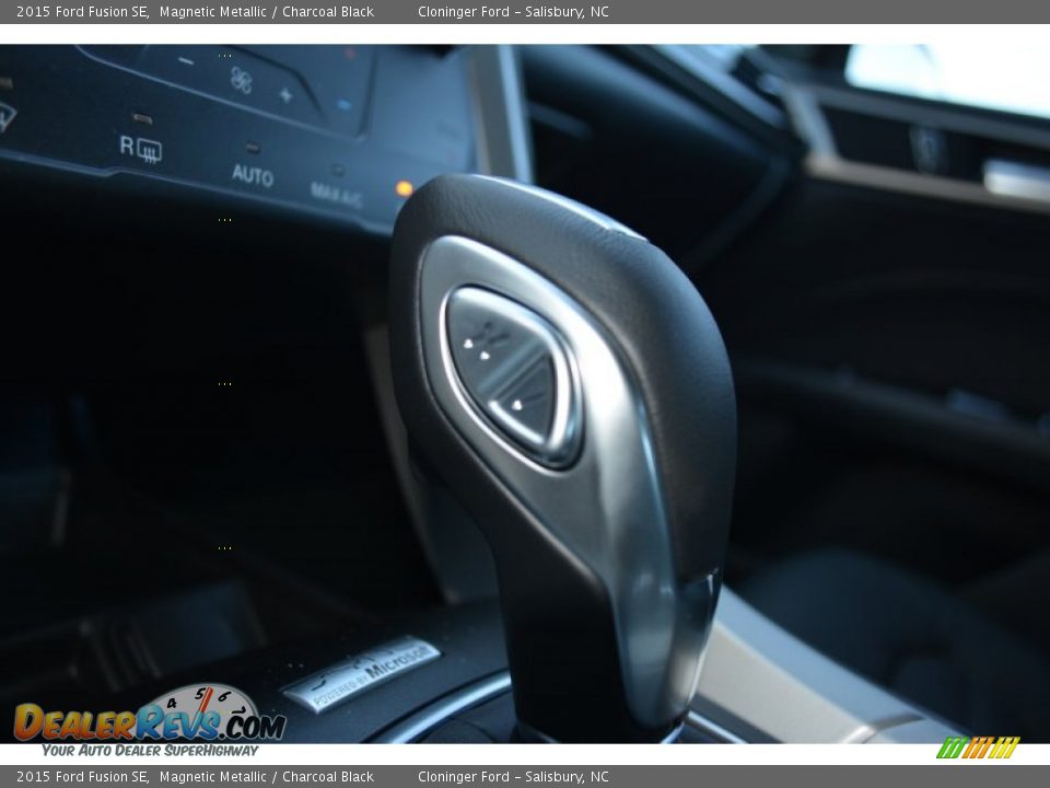 2015 Ford Fusion SE Magnetic Metallic / Charcoal Black Photo #20