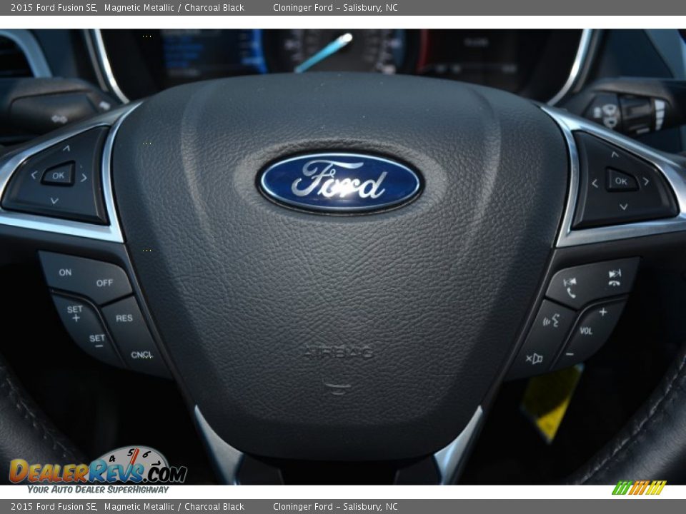 2015 Ford Fusion SE Magnetic Metallic / Charcoal Black Photo #21
