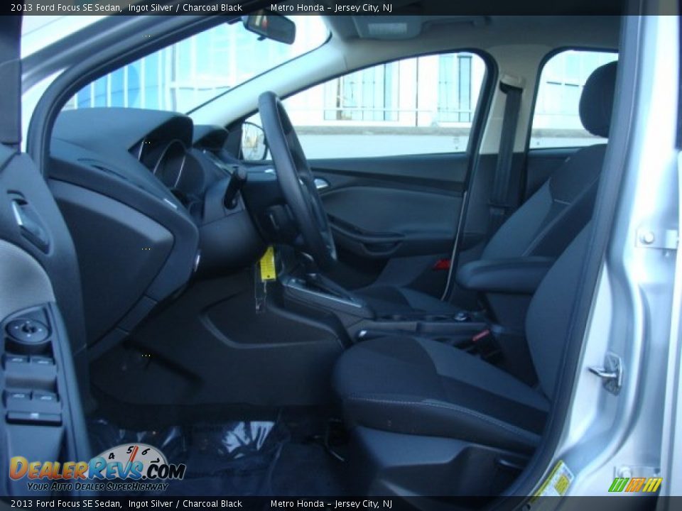2013 Ford Focus SE Sedan Ingot Silver / Charcoal Black Photo #11