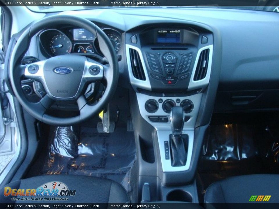 2013 Ford Focus SE Sedan Ingot Silver / Charcoal Black Photo #12