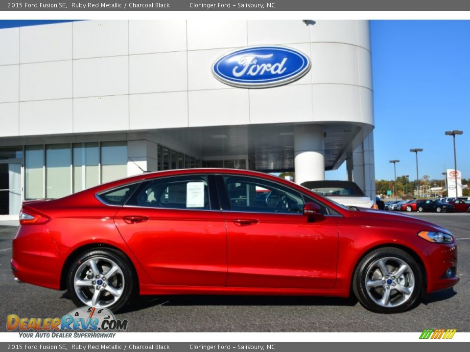 2015 Ford Fusion SE Ruby Red Metallic / Charcoal Black Photo #2