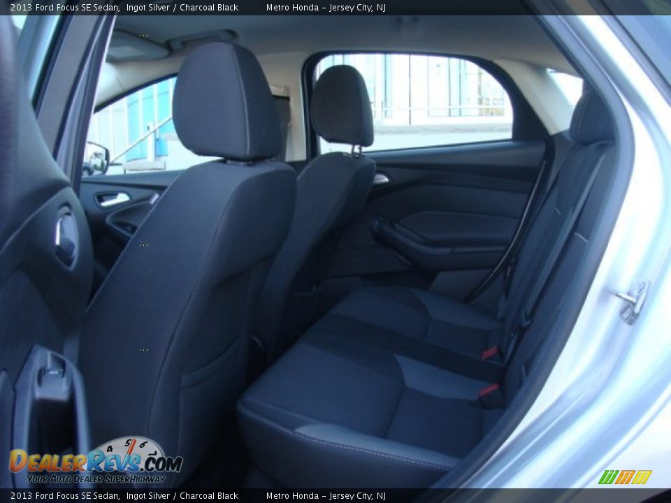 2013 Ford Focus SE Sedan Ingot Silver / Charcoal Black Photo #19